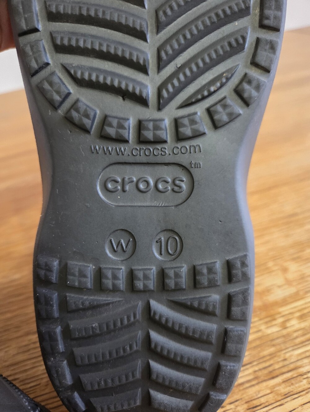 CROCS Women's Platform Clog In Black Size 10 - Picture 9 of 9